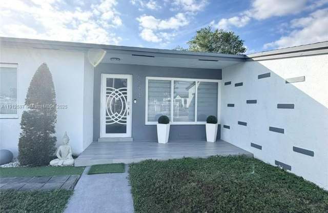 6174 W 14th Ave - 6174 West 14th Avenue, Hialeah, FL 33012