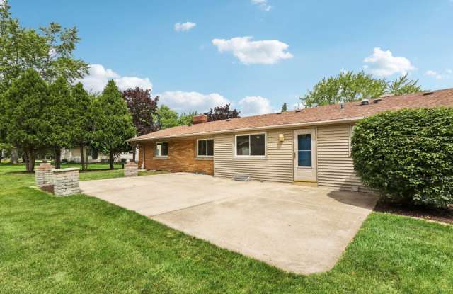 801 West San Jose Lane - 801 West San Jose Lane, Mequon, WI 53092