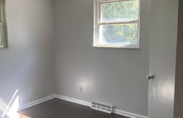 4096 Larry Place - 2 Gallery 2