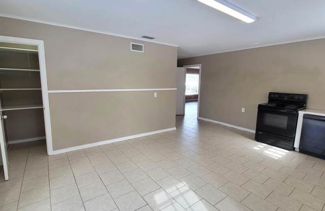 1218 Graham Drive Gallery 4