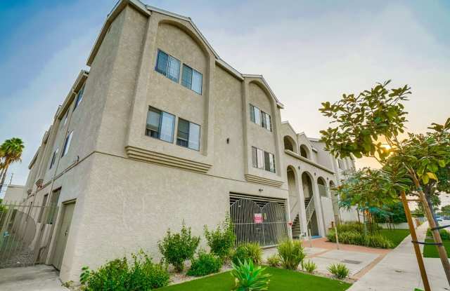 Secure and Convenient Multi-Unit Asset in Central Inglewood photos photos