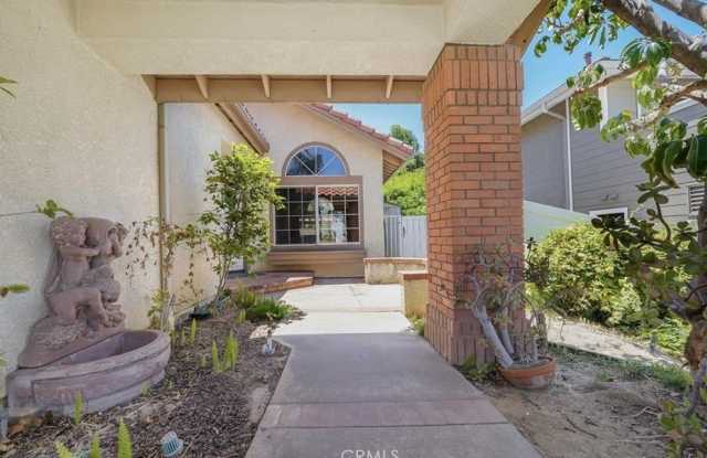 2230 Bloomfield Lane Gallery 2