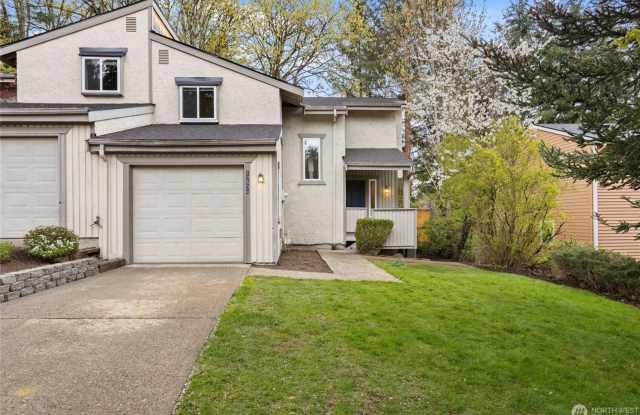 3Bd/1.5Ba Redmond Condo Gallery 1