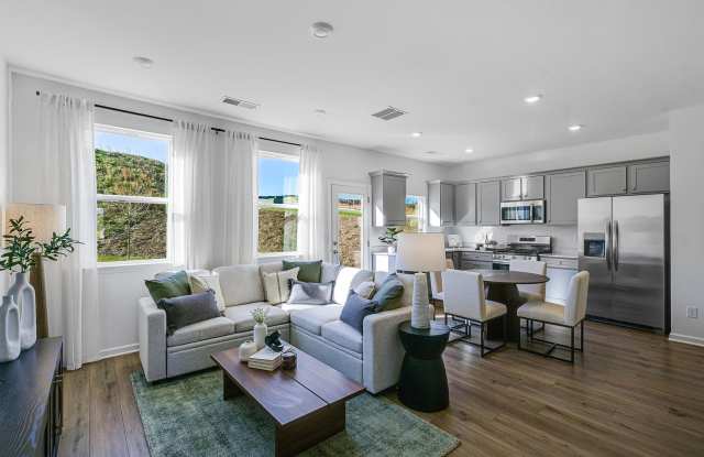 5062 Highwood Dr Gallery 2