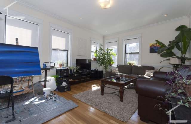 Available 6/1 or 9/1! photos photos