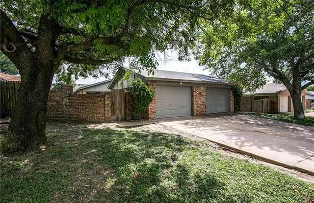 10250 Maverick Drive - 10250 Maverick Dr, Fort Worth, TX 76108