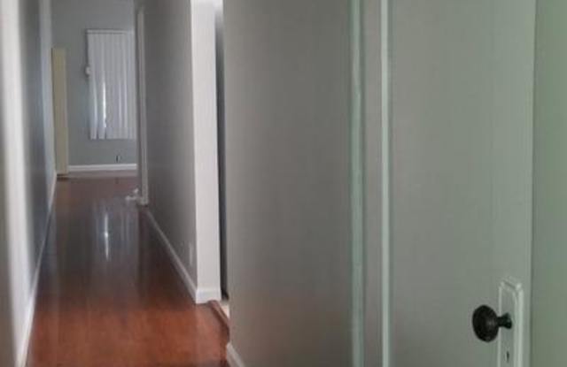 5742 South GRAMERCY Place Gallery 3