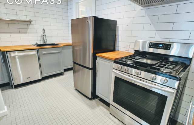192 Saint Johns Place Gallery 4