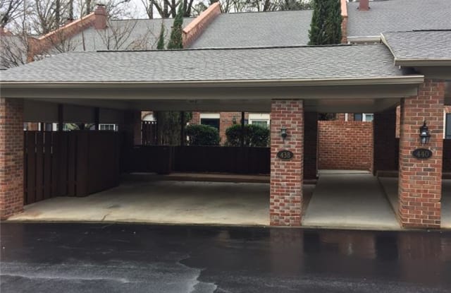 438 The North Chace - 438 the North Chace, Sandy Springs, GA 30328