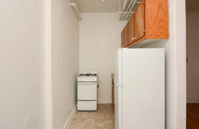 4058 Kenmore Gallery 2