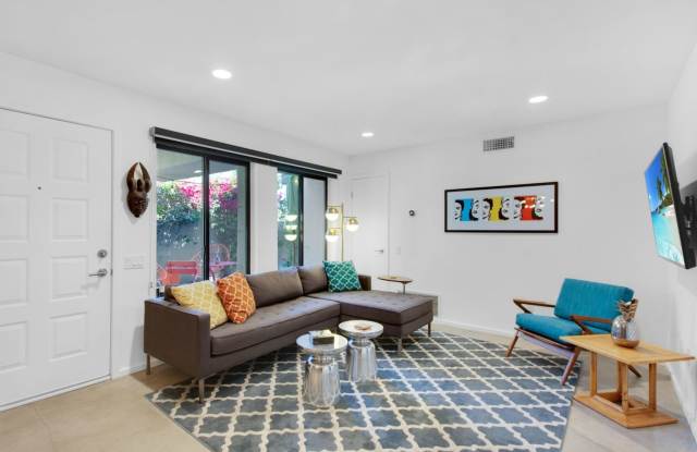 Furnished 1BR Ground-Floor Condo near Downtown Palm Springs Gallery 4
