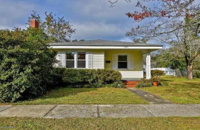 2005 Perry Avenue photos photos
