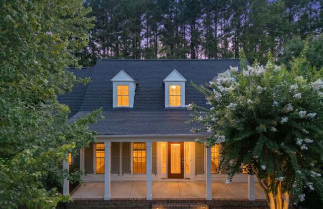 Welcome to Governor's Village Sprawling one level living with added Bonus space Gallery 1