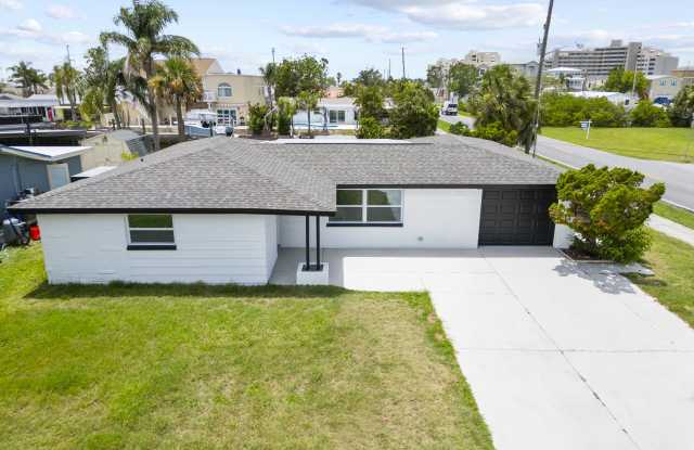 13715 Maria Drive - 13715 Maria Drive, Hudson, FL 34667