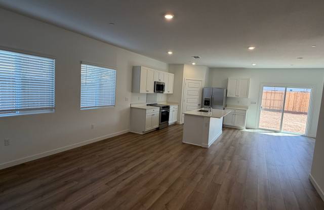 beautifully maintained 4-bedroom, 2.5-bath, 1,800 sq ft in Rancho Cordova. Gallery 3