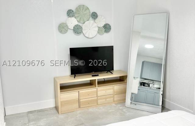 2420 Bermuda Dr Gallery 4