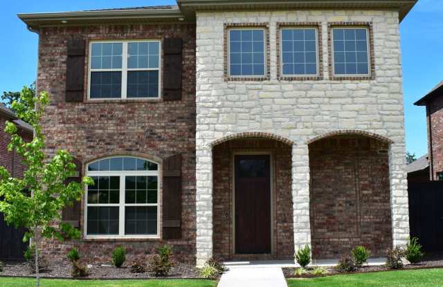 STUNNING 4 Bedroom, 2.5 Bathroom, 2 Car Garage In Fayetteville, AR - 537 North Salem Road, Fayetteville, AR 72704