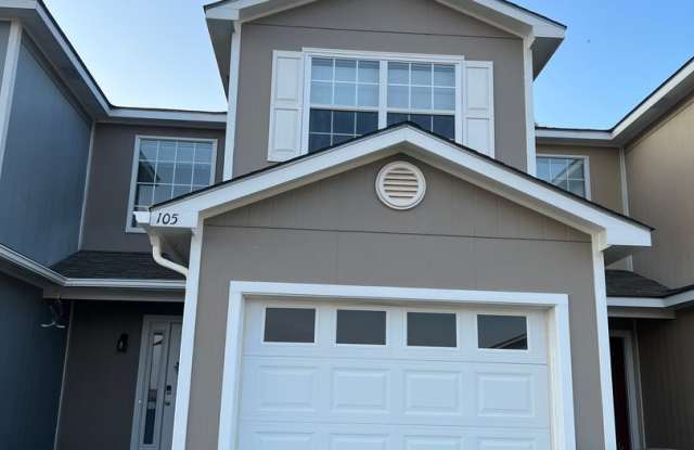 Available NOW- 105 Winthrope photos photos