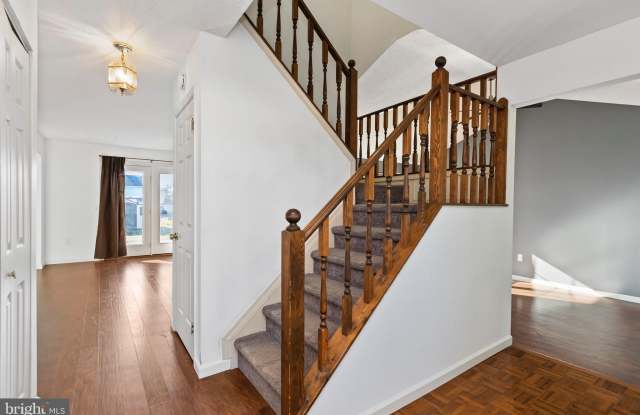 12 BRIARWOOD COURT Gallery 4