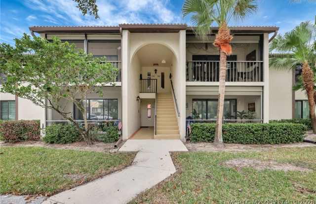 1965 SW Silver Pine Way Gallery 1