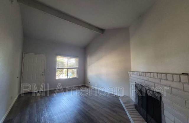 4926 Saddlerock Way Gallery 3