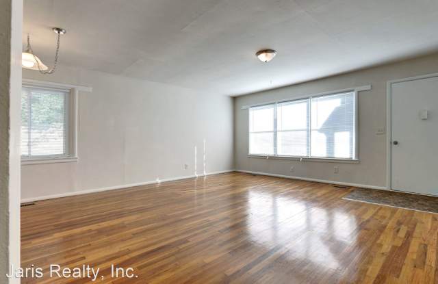 413 Lewis St. Gallery 4
