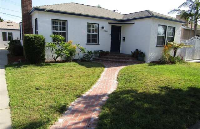 7712 Melrose photos photos