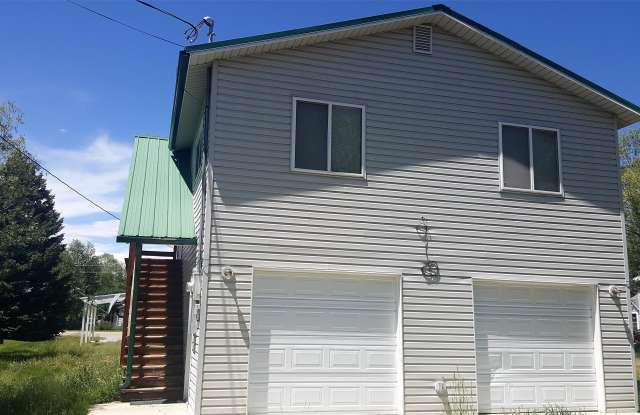 329 N Tyler Ave B - 329 North Tyler Avenue, Pinedale, WY 82941