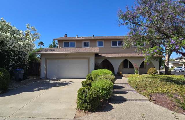 Spacious 2-Story Single Family Home, Renovated Inside, Fresh Paint, Great Location! photos photos