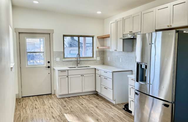 36334 California 16 Gallery 1