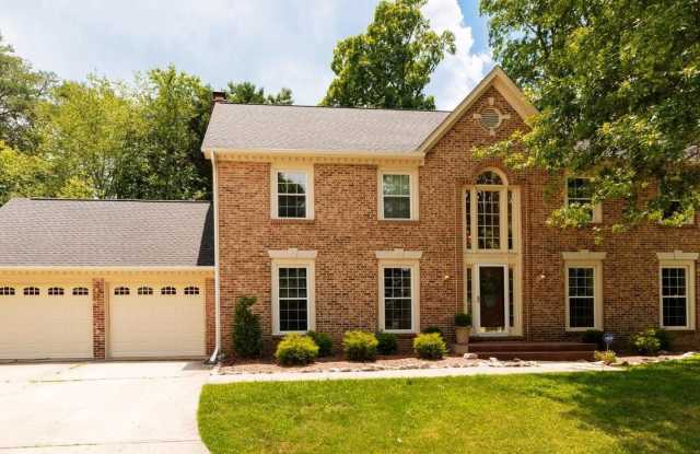 8801 SOUTHLEA CT Gallery 2
