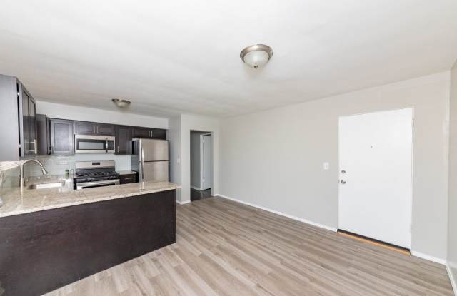 3058 North Kostner Avenue Gallery 4