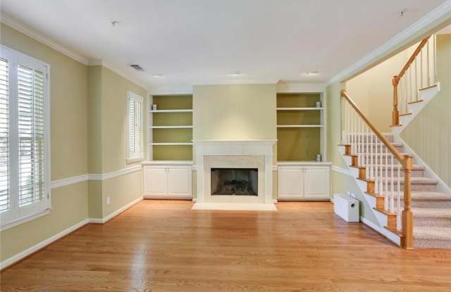1160 Brookhaven Glen NE Gallery 4