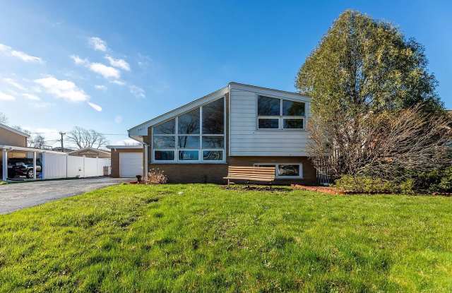 7511 Lyons St photos photos