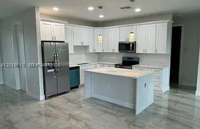 3304 11 Street W Gallery 3
