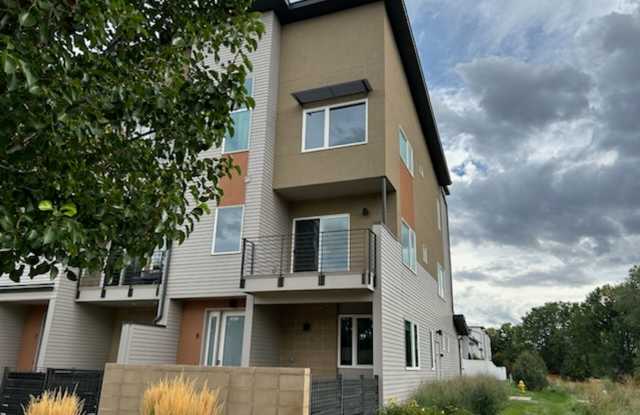 Spacious 3-Bedroom Townhome with Modern Finishes & Private Deck Gallery 1