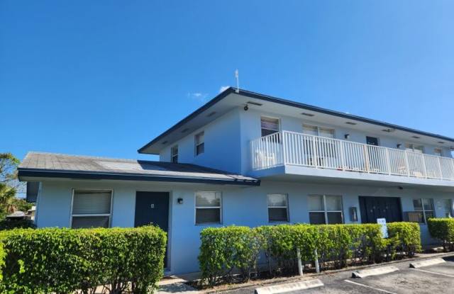1100 W Blue Heron - 5 photos photos