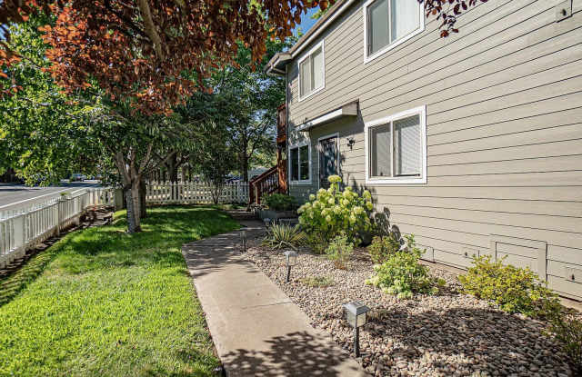 Unfurnished Two bedroom, Two bath Ground Floor Townhouse | Available June photos photos Unfurnished Two bedroom, Two bath Ground Floor Townhouse | Available June photos photos
