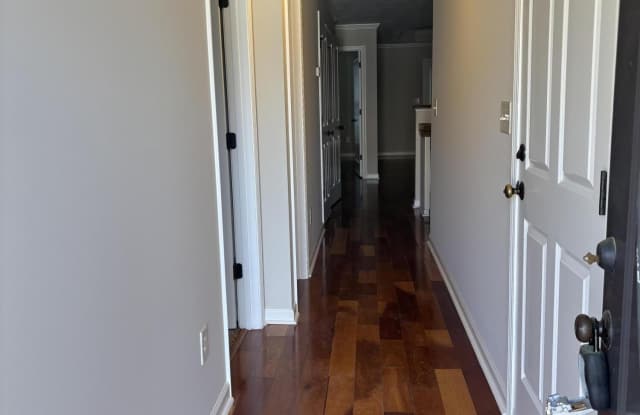108 Village Run Gallery 2