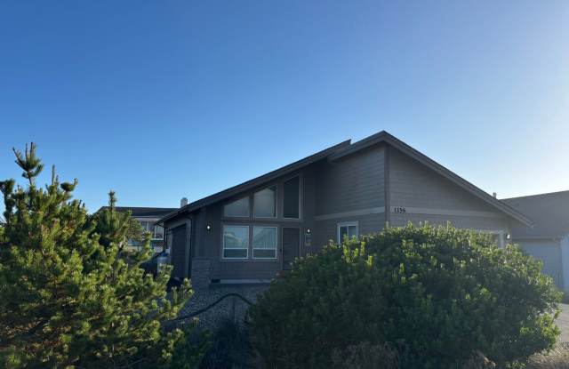 Modern coastal living in Ocean Shores! Gallery 3