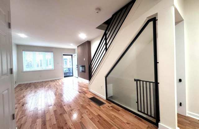 139 MIFFLIN Street Gallery 4