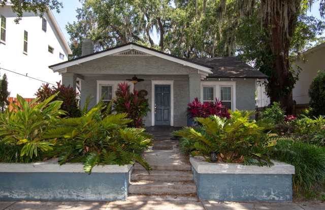 ADORABLE Historic 2/2 Bungalow In The Heart Of College Park! Must See! photos photos
