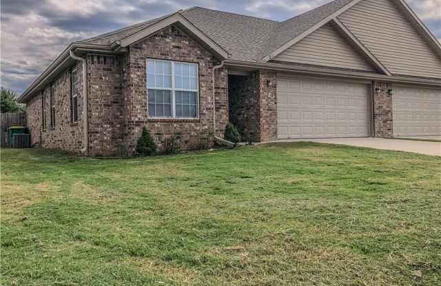 211 Foxglove  ST - 211 Foxglove Street, Centerton, AR 72719