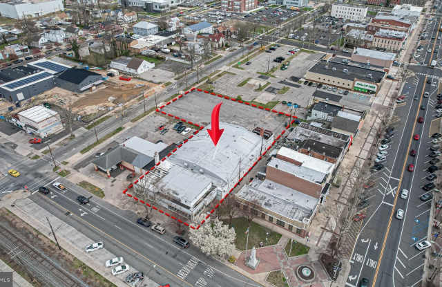 13 N EAST Boulevard Gallery 3