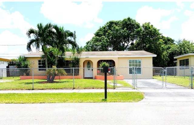 3260 NW 14th Pl Gallery 1