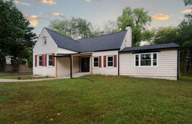 Beautiful Home With an Excellent Location in Potomac, MD photos photos