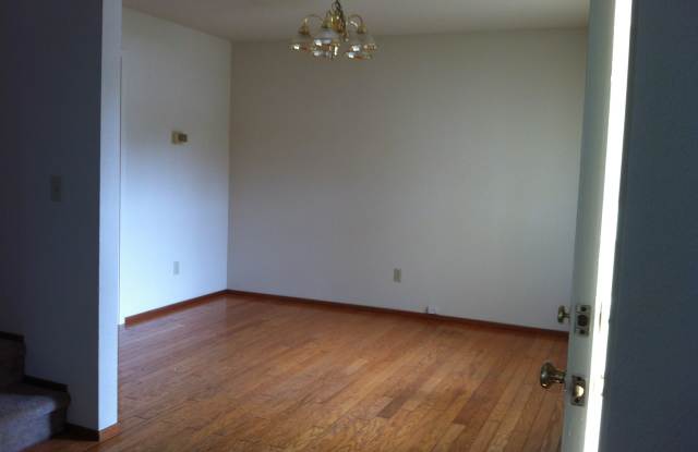 387 Redwood Heights Gallery 4