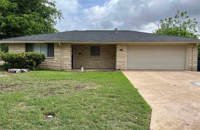 612 Bluebonnet Dr photos photos