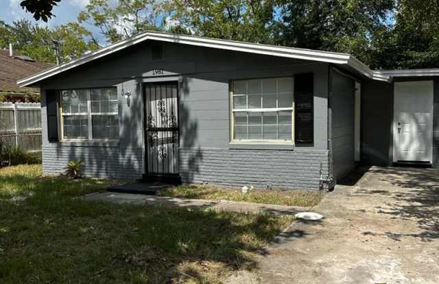 MOVE-IN SPECIAL! $500 Deposit + $500 First Month’s Rent! Gallery 4