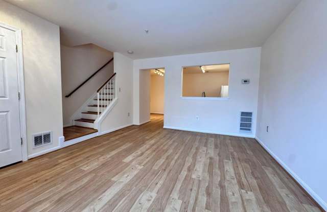 18905 LARK SONG TER Gallery 3